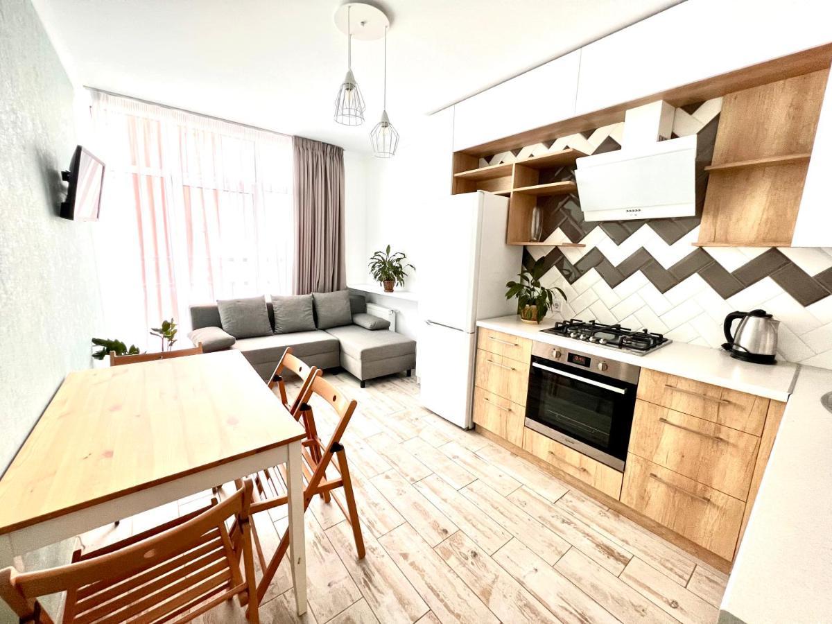Osapart Cozy Apartment In A Complex Semycvit Lviv Exterior foto
